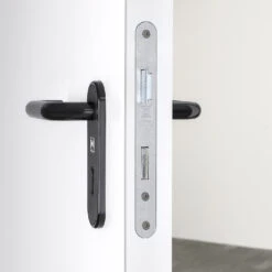 Hörmann Mehrzwecktür D65-1 OD -Garagentor Serie 460426 hoermann mehrzwecktuer d65 1 od tuerschloss